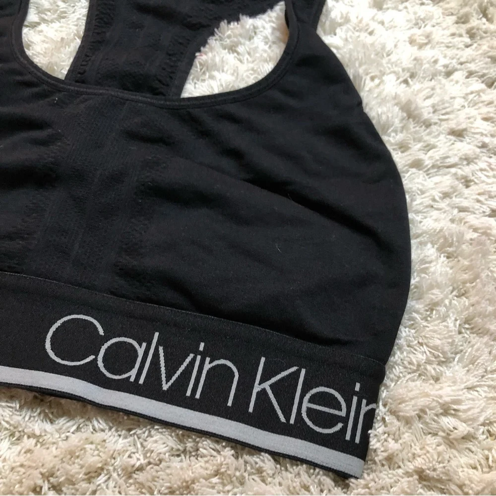 Pre-Owned Calvin Klein Sports Bra size S - Picture 1 of 4